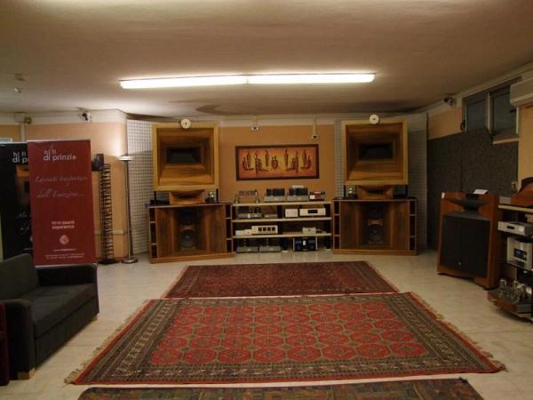 Show Room