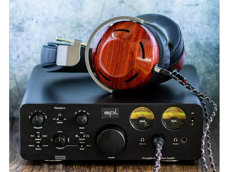 Analogic headphones amps