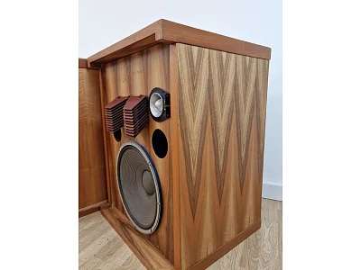 JBL 4320 S8 JBL 4320 S8