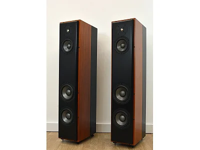 REVEL PERFORMA F32 REVEL PERFORMA F32