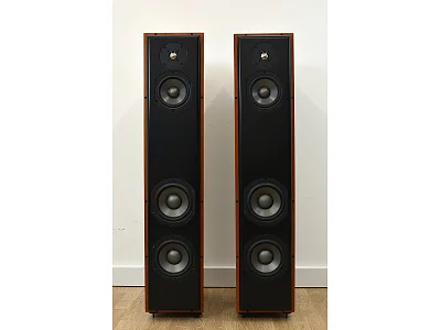 REVEL PERFORMA F32 REVEL PERFORMA F32