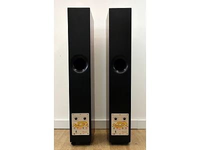 REVEL PERFORMA F32 REVEL PERFORMA F32