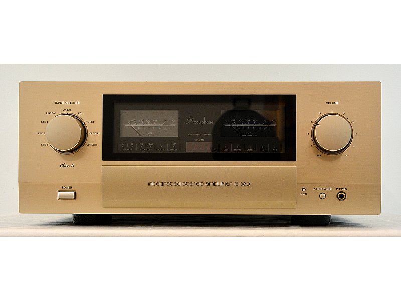 Accuphase ACCUPHASE E-560