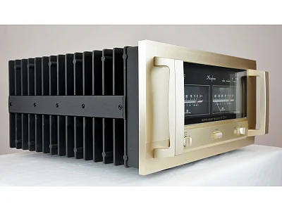 ACCUPHASE P-7300
