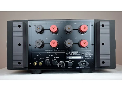 ACCUPHASE P-7300