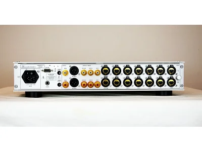BURMESTER 011
