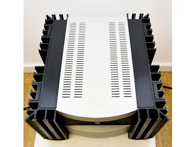 MARK LEVINSON N 332