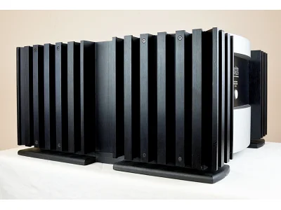 MARK LEVINSON N 332
