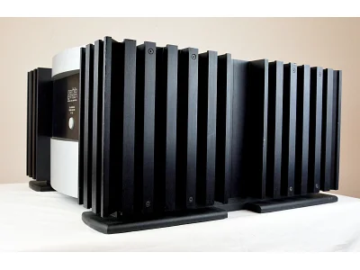 MARK LEVINSON N 332