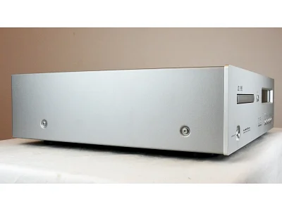 LUXMAN D-03X