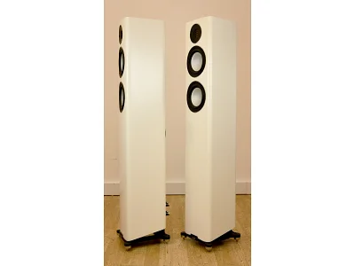 ELAC CARINA FS 247.4 ELAC CARINA FS 247.4
