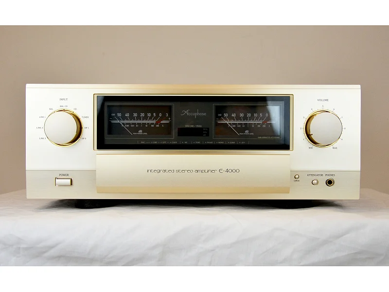 Accuphase ACCUPHASE E-4000