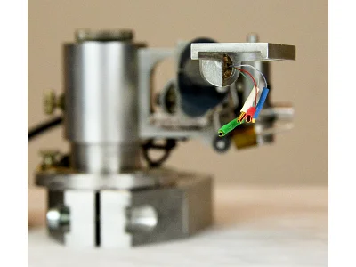 TRI-PLANAR II PRECISION TONEARM