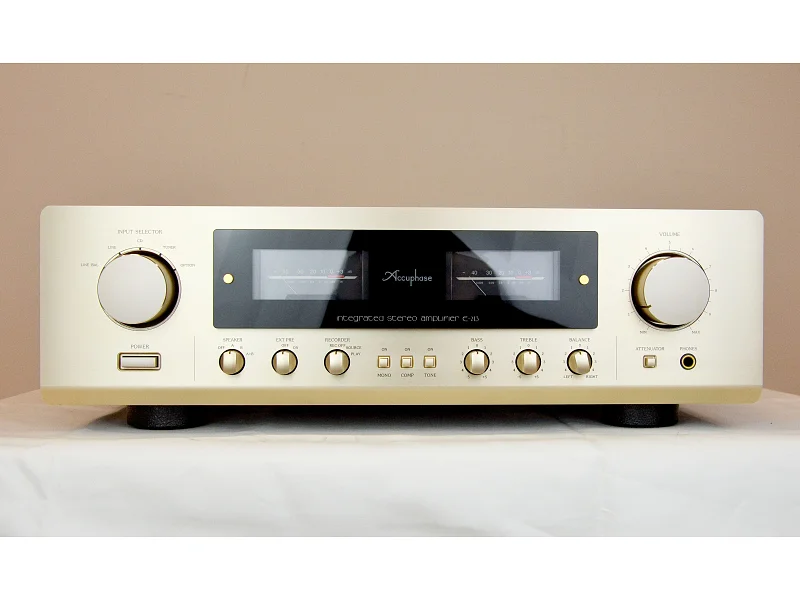 Accuphase ACCUPHASE E-213