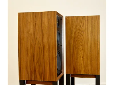 WHARFEDALE LINTON + STAND WHARFEDALE LINTON + STAND