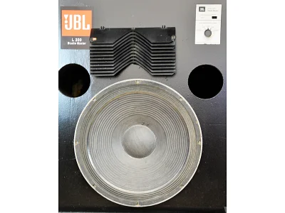 JBL L200