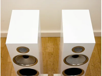 BOWERS & WILKINS 704 S2 BOWERS & WILKINS 704 S2