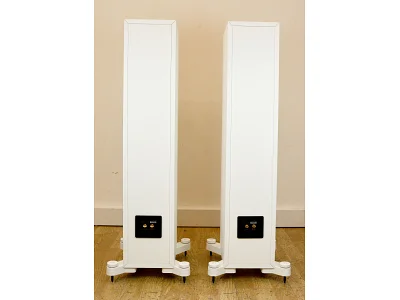 KEF Q550