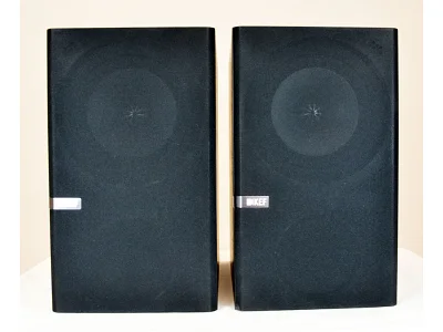 KEF Q300