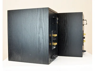 KEF Q300