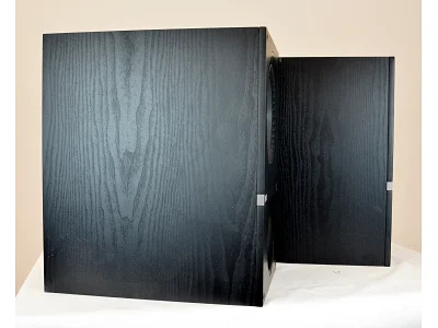 KEF Q300